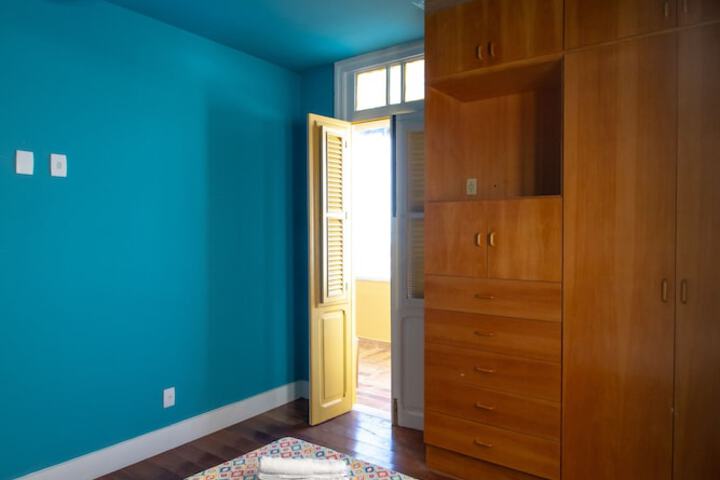 Room 13 of 115