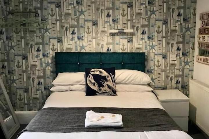 Room 2 of 27