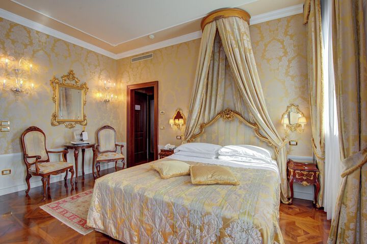 Room 55 of 107