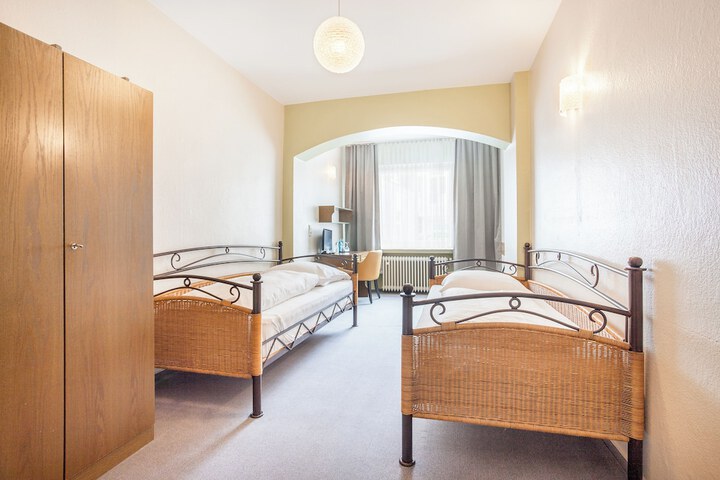 Room 7 of 48