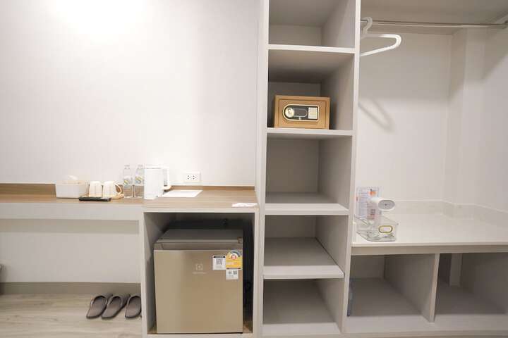 Room 13 of 23