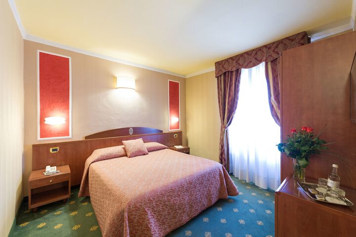 Room 15 of 34