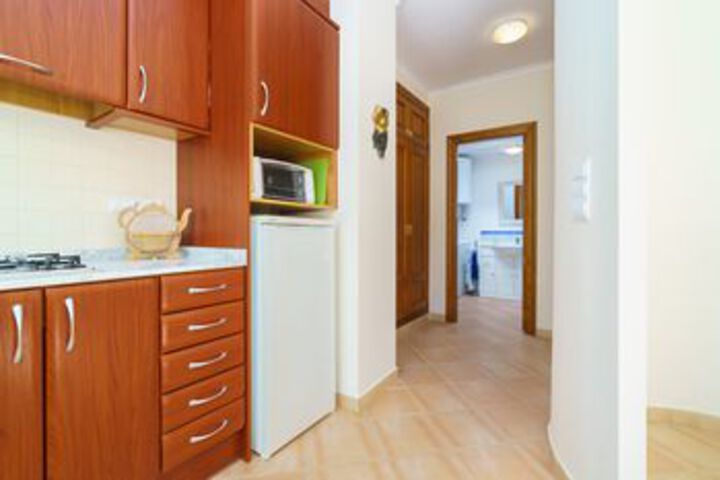Room 8 of 11