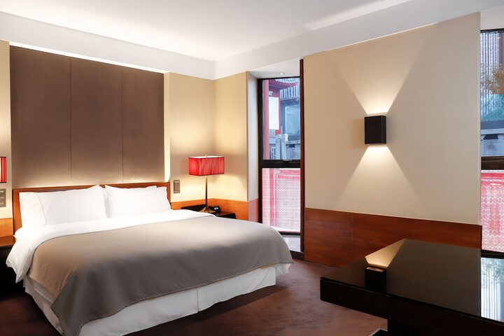 Room 9 of 65