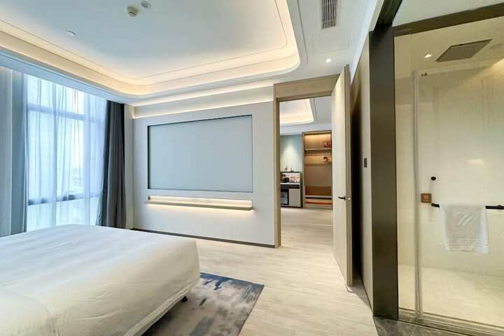 Room 42 of 84
