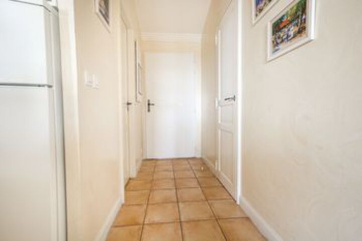 Room 142 of 228