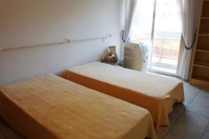 Room 11 of 22