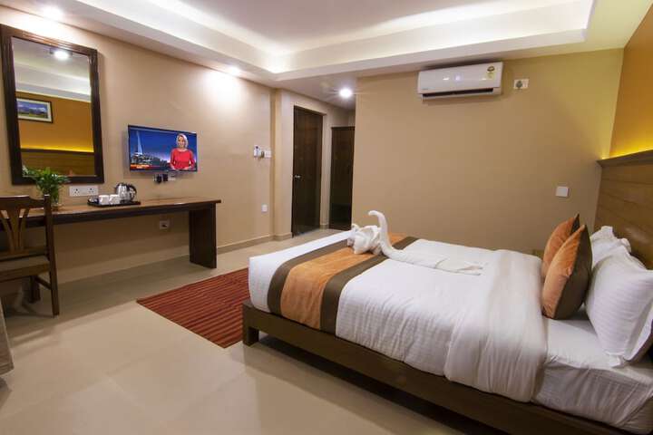 Room 6 of 37
