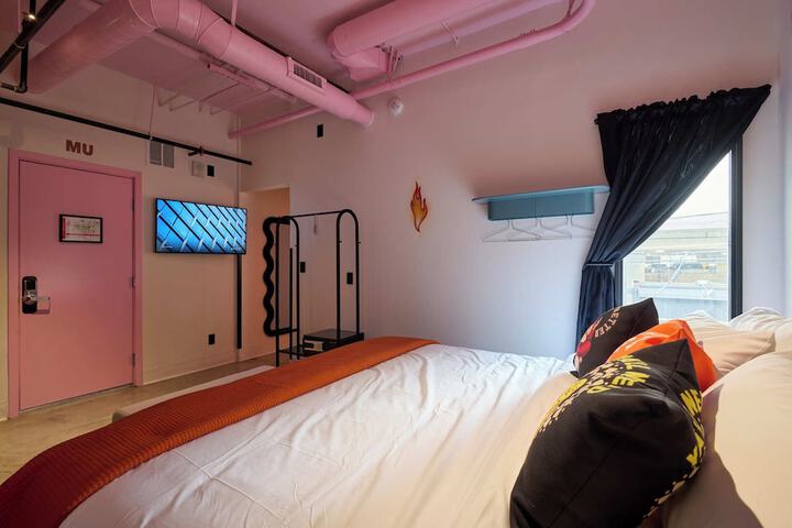 Room 16 of 92