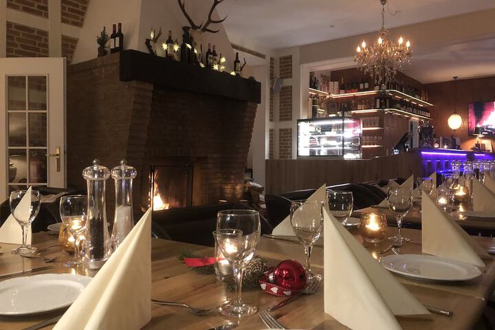 Dining 54 of 70