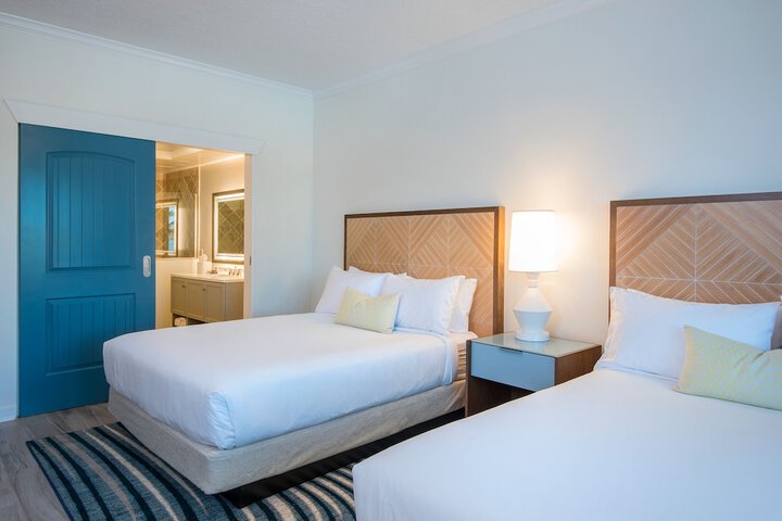 Room 12 of 240