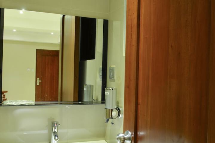 Room 27 of 39