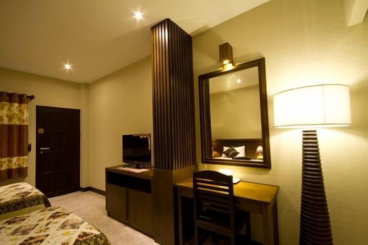 Room 47 of 80