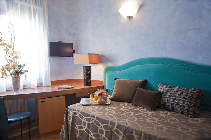 Room 18 of 43