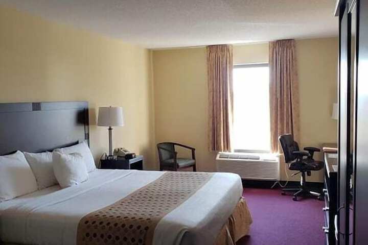 Single King Bed (2 of 6)
