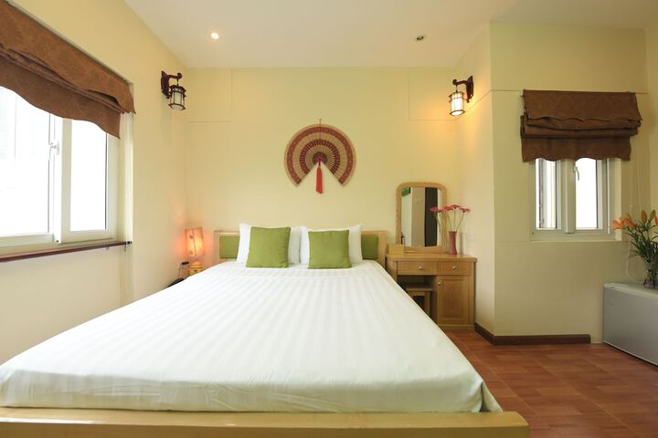 Room 8 of 30