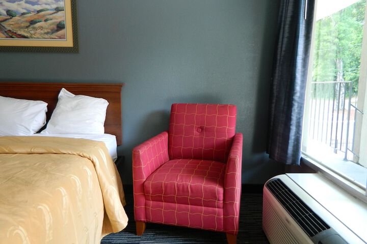 Standard Double Room (3 of 6)