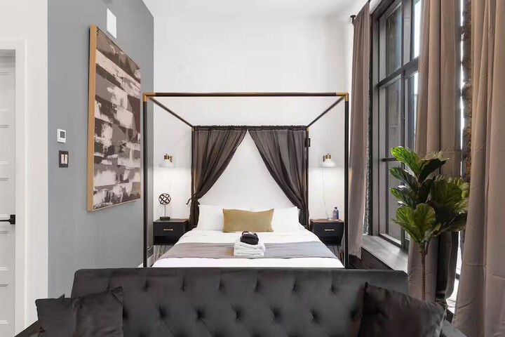 Room 5 of 62