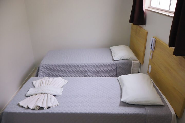 Room 4 of 17