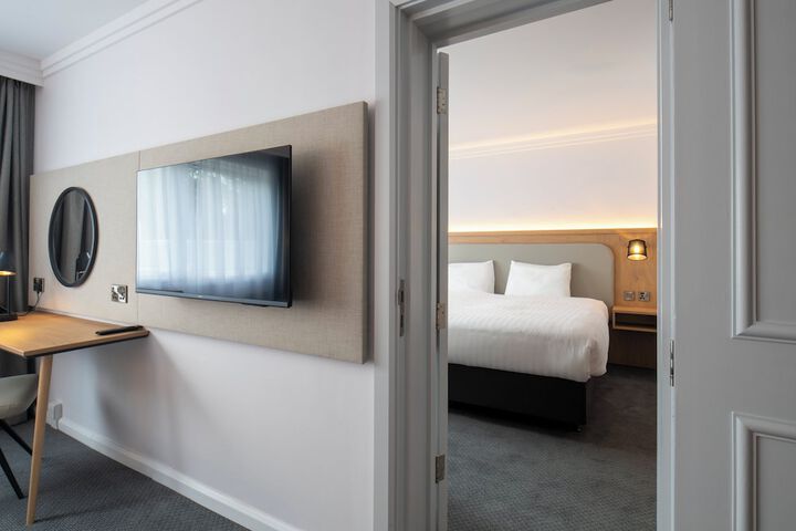 Room 52 of 194