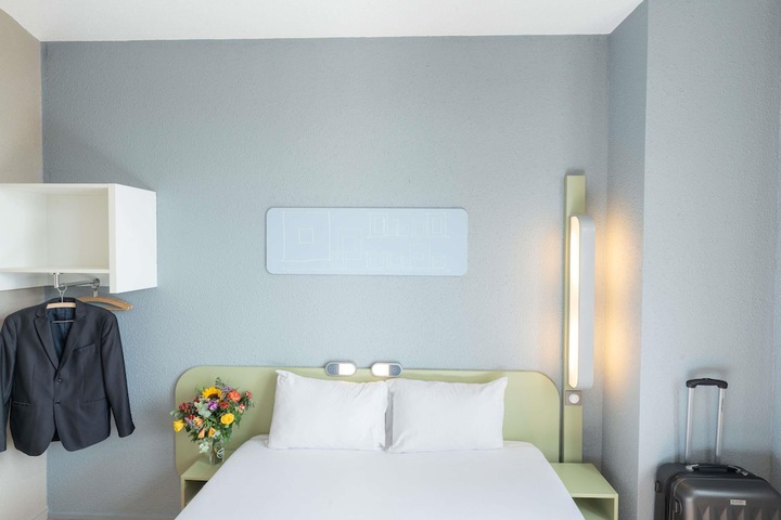 Room 16 of 35