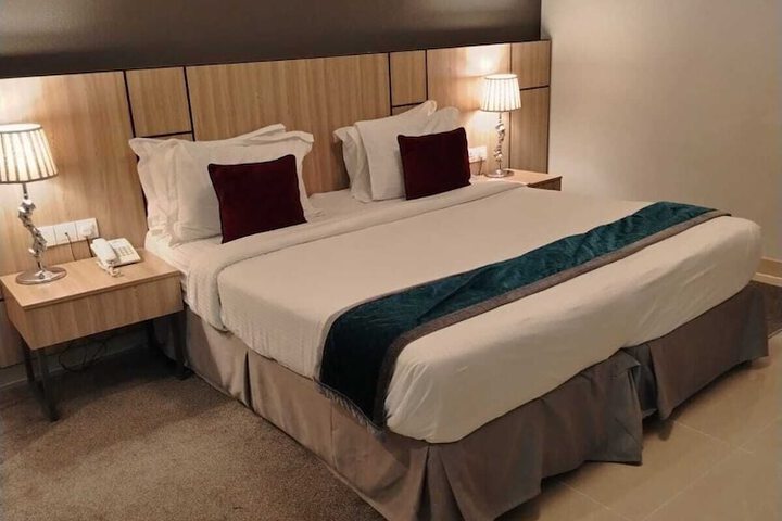 Room 12 of 65