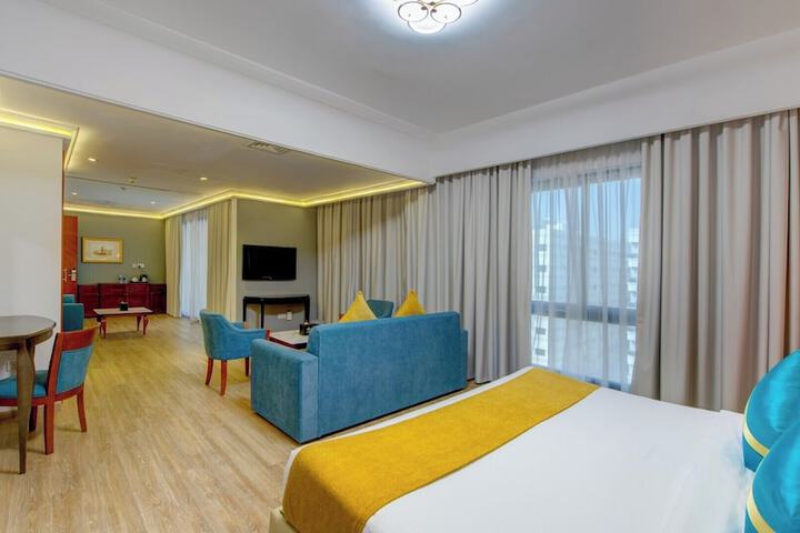 Room 35 of 79