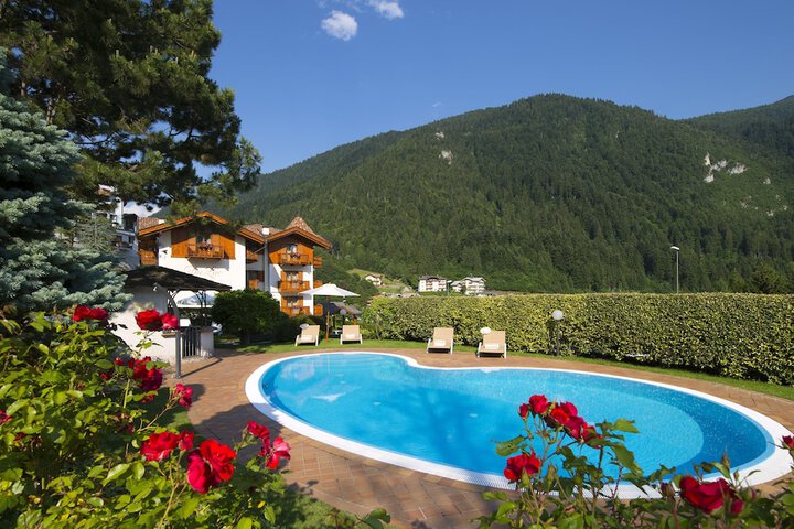 Hotel with Pool