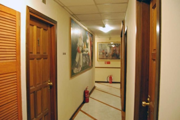 Ballroom/Hall 24 of 25