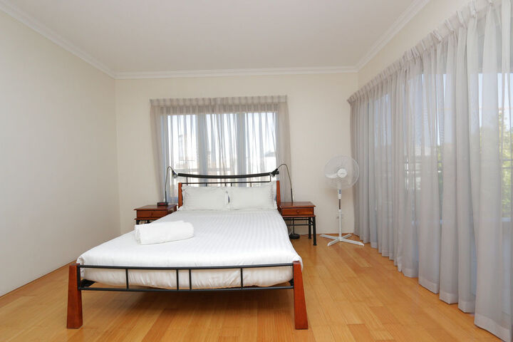 Room 8 of 66
