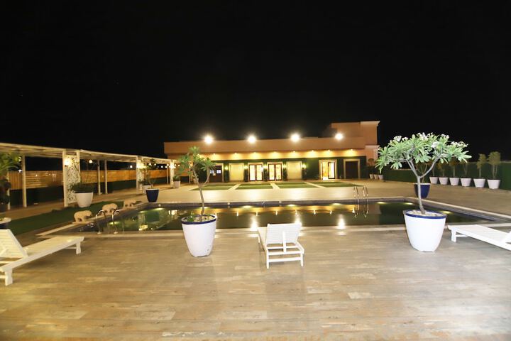 Pool 16 of 34