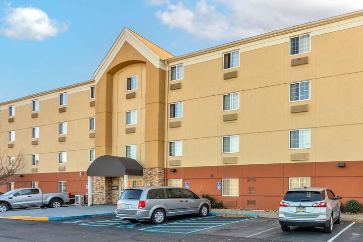 Hotel Entry