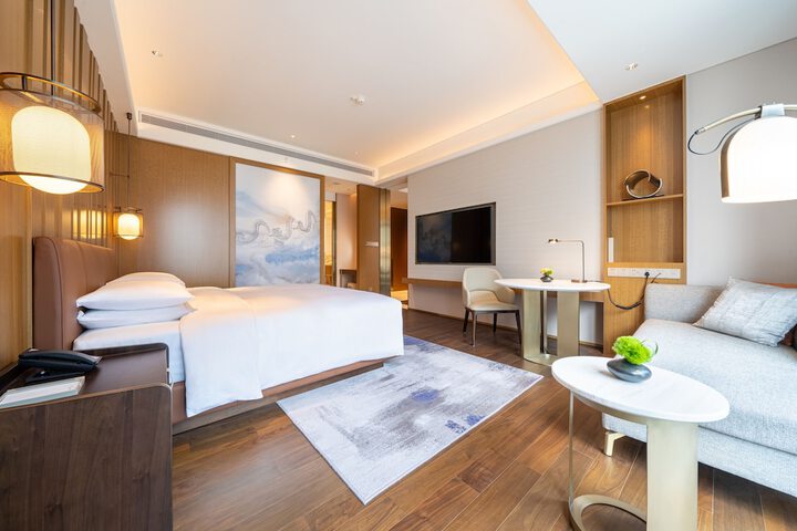 Room 4 of 68
