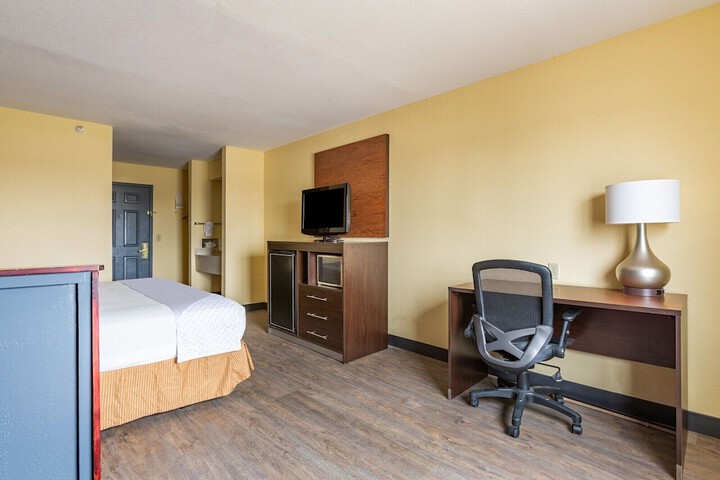 Room 47 of 84