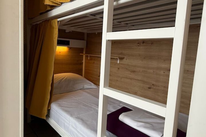 Room 4 of 27