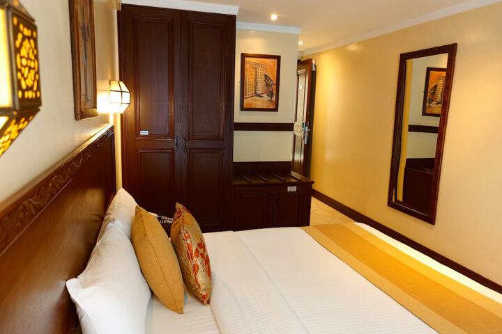 Room 30 of 110