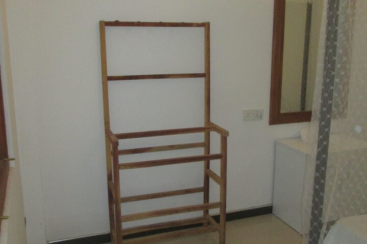 Room 4 of 33