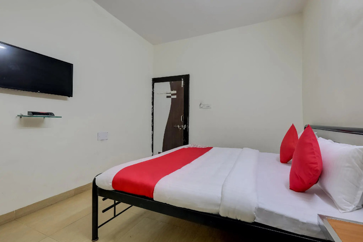 Room 4 of 4