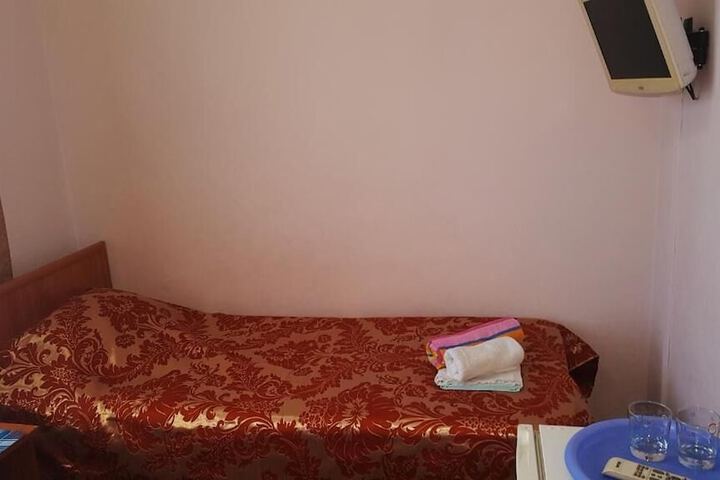 Room 2 of 26