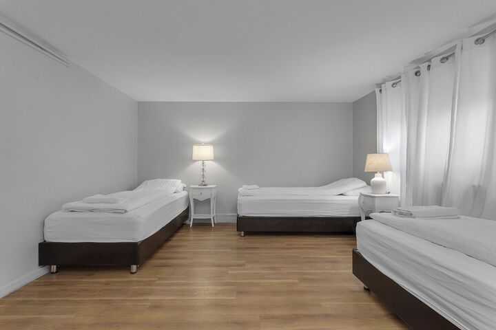 Room 40 of 44