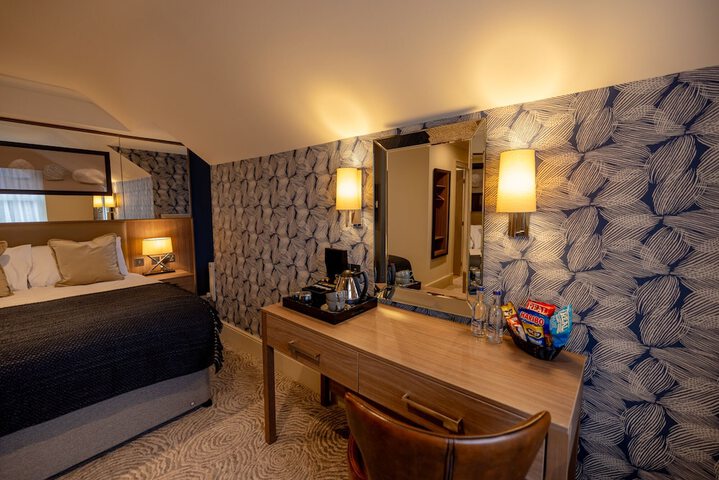 Room 4 of 50