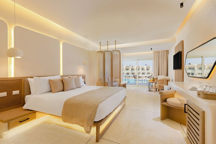 Room 16 of 42