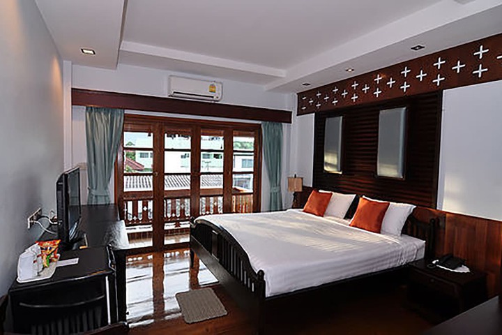 Room 4 of 38