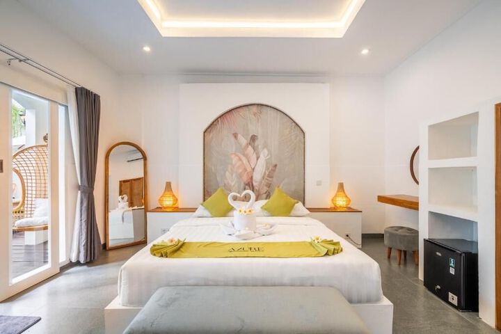 Room 4 of 15