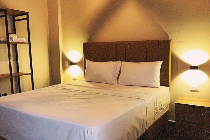 Room 5 of 43