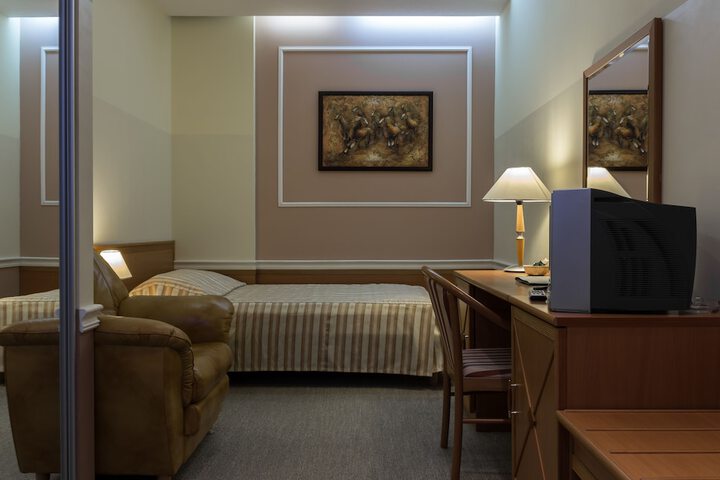 Room 17 of 29