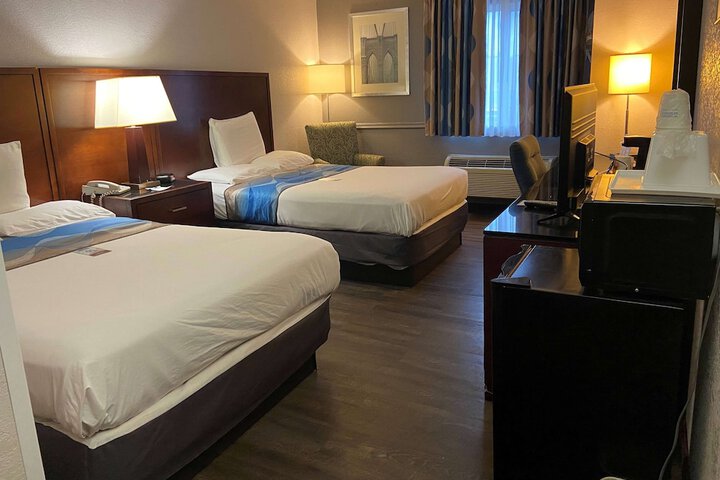 Double Bed Accessible (2 of 5)