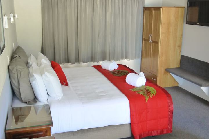 Room 43 of 188