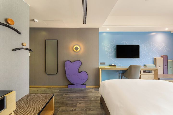 Room 37 of 103