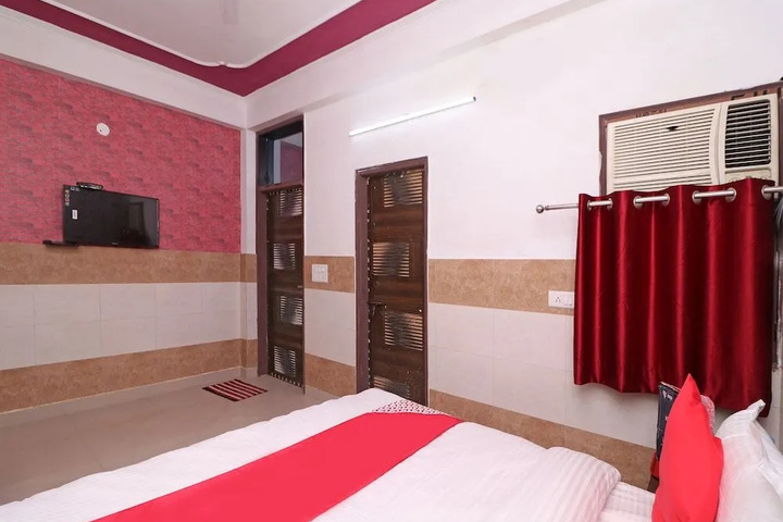 Room 5 of 10